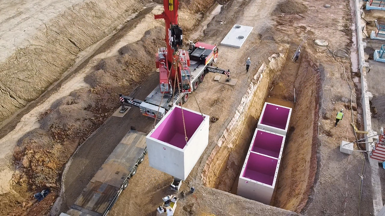 Montáž velkoobjemové betonové nádrže